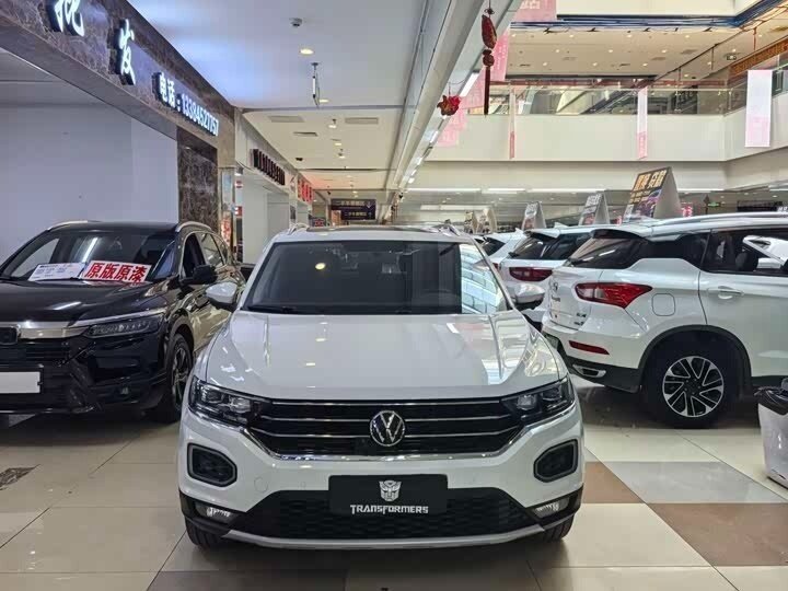Открыть фотографии: Volkswagen T-Roc I (China Market)