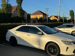 2015 Toyota Camry VII (XV50) Рестайлинг, белый, 1900000 рублей, вид 4