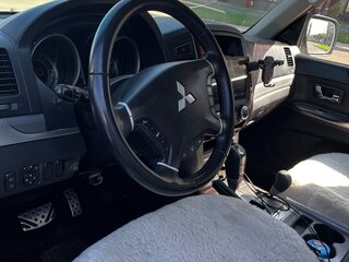 2011 Mitsubishi Pajero IV Рестайлинг 1, серебристый, 1760000 рублей, вид 5