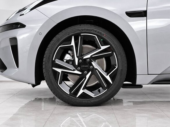 2026 Lynk & Co 07 GT I Рестайлинг, серебристый, 4490000 рублей - вид 13