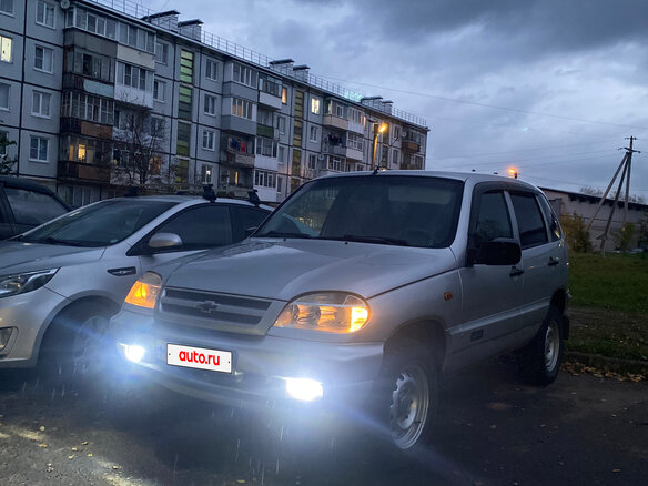 2008 Chevrolet Niva I, серебристый, 270000 рублей