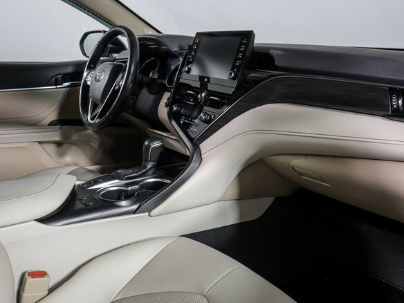 2021 Toyota Camry VIII (XV70) Рестайлинг, чёрный, 3175000 рублей - вид 8