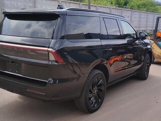 2025 Lincoln Navigator V, чёрный, 18988000 рублей, вид 4
