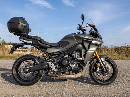 2021 Yamaha Tracer 9, серый, 1390000 рублей, вид 2