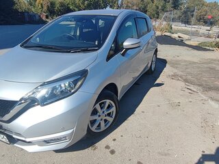 2020 Nissan Note II Рестайлинг, серебристый, 970000 рублей, вид 1