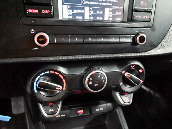 2021 Kia Rio IV Рестайлинг, белый, 1780000 рублей - вид 14