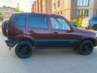 2004 Chevrolet Niva I, красный, 320000 рублей, вид 4