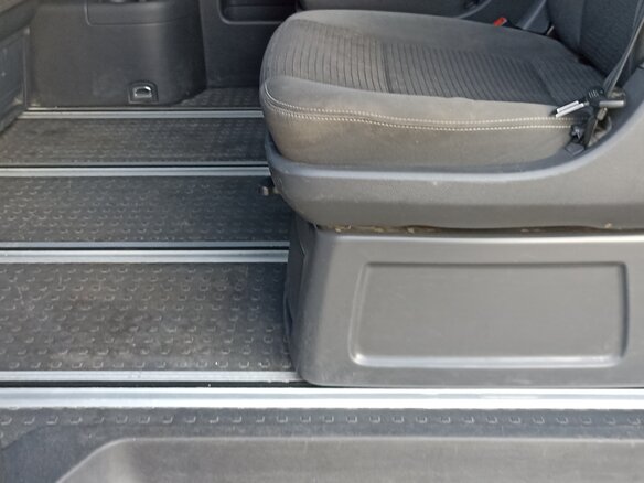 2013 Volkswagen Multivan T5 Рестайлинг, чёрный, 1940000 рублей - вид 29