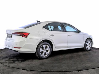 2022 Skoda Octavia IV (A8), белый, 2520000 рублей, вид 5