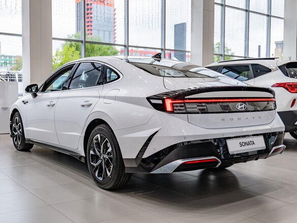 2026 Hyundai Sonata VIII (DN8) Рестайлинг, белый, 4750000 рублей - вид 7
