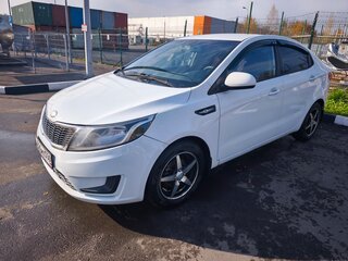 2013 Kia Rio III, белый, 725000 рублей, вид 2