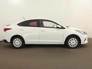 2021 Hyundai Solaris II Рестайлинг, белый, 1366000 рублей, вид 3
