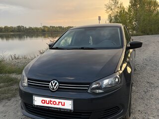 2015 Volkswagen Polo V Рестайлинг, серый, 1020000 рублей, вид 2