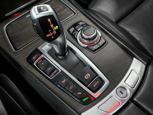 2013 BMW 7 серии Long 750Li xDrive V (F01/F02/F04) Рестайлинг, чёрный, 1620000 рублей - вид 25