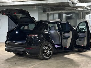 2020 Porsche Cayenne III, чёрный, 7250000 рублей, вид 5