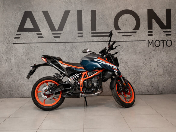2025 KTM 390 Duke, синий, 699000 рублей