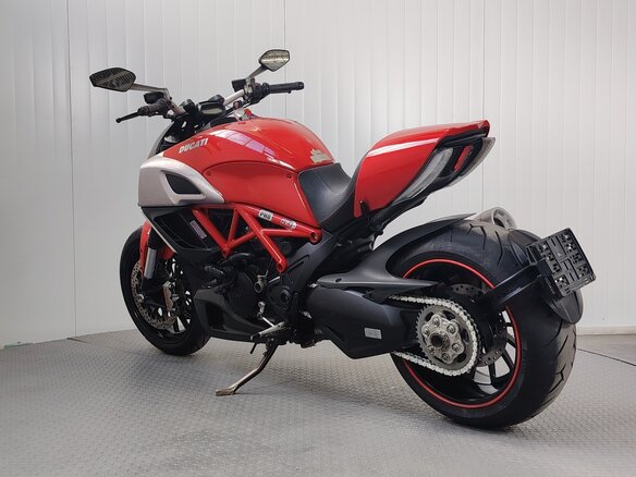 2011 Ducati Diavel, красный, 849000 рублей - вид 5