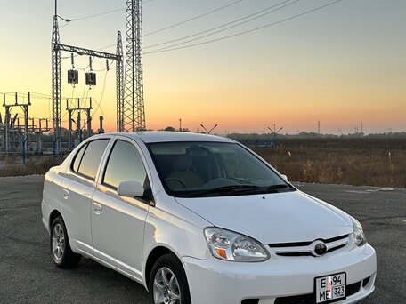 2003 Toyota Platz, белый, 495000 рублей, вид 3