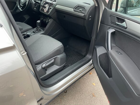 2019 Volkswagen Tiguan II, серебристый, 2800000 рублей - вид 14