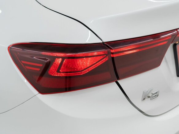 2020 Kia K3 II, белый - вид 18