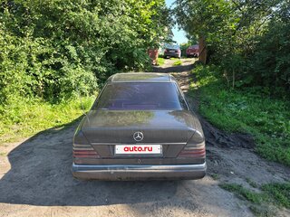 1994 Mercedes-Benz E-Класс 220 I (W124), коричневый, 220000 рублей, вид 4