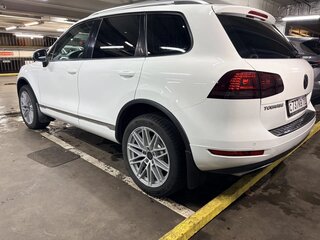 2012 Volkswagen Touareg II, белый, 1900000 рублей, вид 3