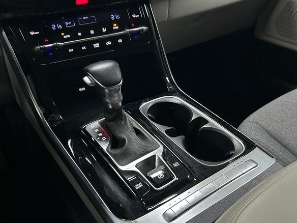 2021 Kia Carnival IV, чёрный, 3980000 рублей - вид 25