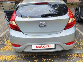 2013 Hyundai Solaris I, серебристый, 590000 рублей, вид 2