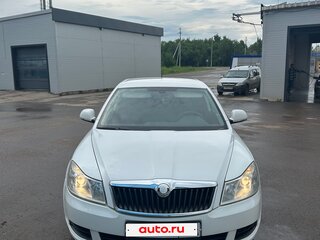2010 Skoda Octavia II (A5) Рестайлинг, белый, 690000 рублей, вид 2
