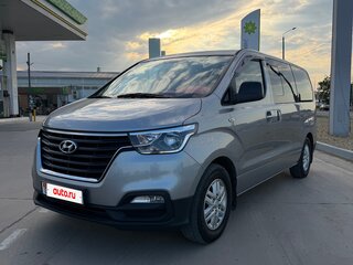 2019 Hyundai Grand Starex I Рестайлинг 2, серый, 1930000 рублей, вид 1