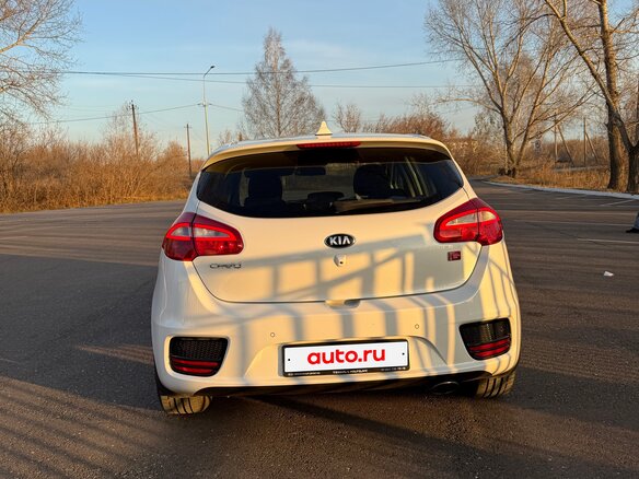 2018 Kia Ceed II Рестайлинг, белый, 1450000 рублей - вид 11