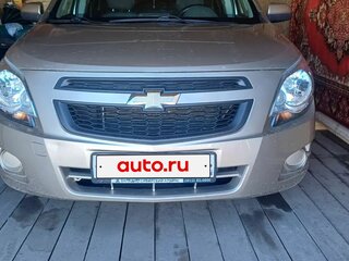 2013 Chevrolet Cobalt II, бежевый, 750000 рублей, вид 2