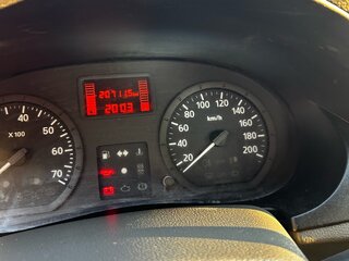2009 Renault Logan I, красный, 360000 рублей, вид 5