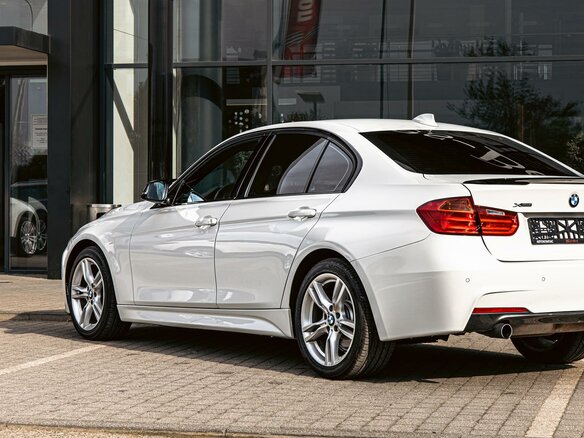 2014 BMW 3 серии 320i xDrive VI (F3x), белый, 1655000 рублей - вид 11