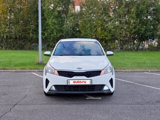 2020 Kia Rio IV Рестайлинг, белый, 1530000 рублей, вид 1