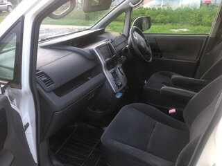 2008 Toyota Voxy II (R70), белый, 1111111 рублей, вид 5