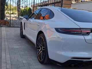 2017 Porsche Panamera 4 E-Hybrid II, серый, 7000000 рублей, вид 3