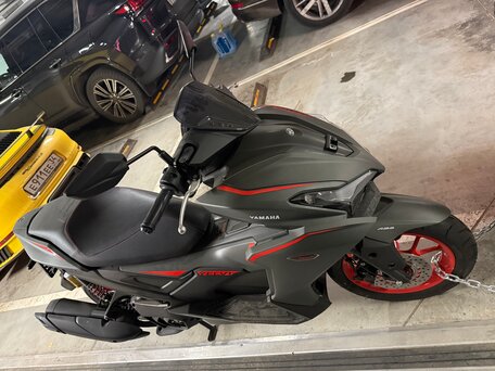 2025 Yamaha Aerox 155, чёрный, 499000 рублей, вид 2