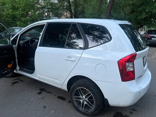 2011 Kia Carens II (UN), белый, 510000 рублей, вид 4