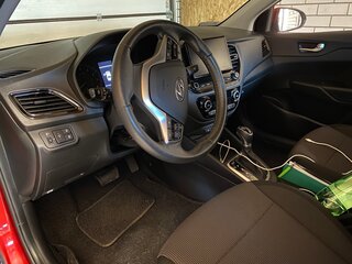 2021 Hyundai Solaris II Рестайлинг, красный, 1550000 рублей, вид 1
