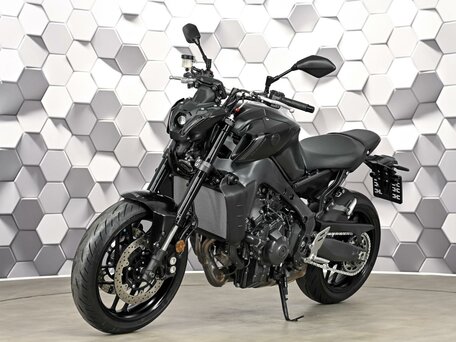 2021 Yamaha MT-09 (FZ-09), чёрный, 1027000 рублей, вид 2
