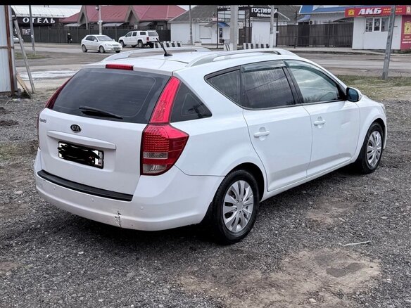 2010 Kia Ceed I Рестайлинг, белый, 560000 рублей - вид 1