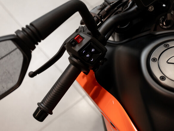 2026 KTM 790 Duke, оранжевый, 1150000 рублей - вид 10