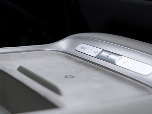 2025 MG ES5 62.2 kWh, серебристый - вид 8