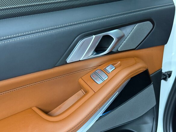 2025 BMW X7 40i I (G07) Рестайлинг, белый - вид 21