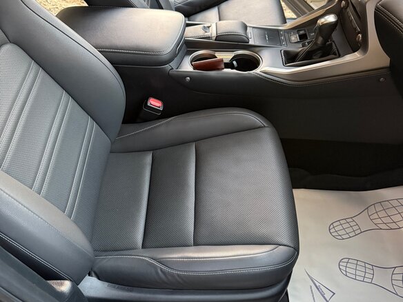 2018 Lexus NX 300 I Рестайлинг, серебристый, 3700000 рублей - вид 14