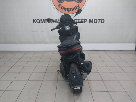 2025 Aprilia SR GT 200, чёрный, 549000 рублей, вид 4