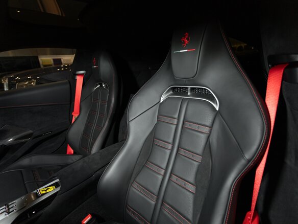 2025 Ferrari 12Cilindri, красный - вид 28