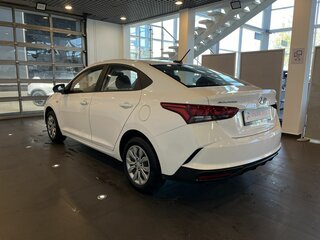 2022 Hyundai Solaris II Рестайлинг, белый, 1750000 рублей, вид 5