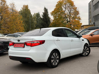 2012 Kia Rio 4-speed III, белый, 849000 рублей, вид 4